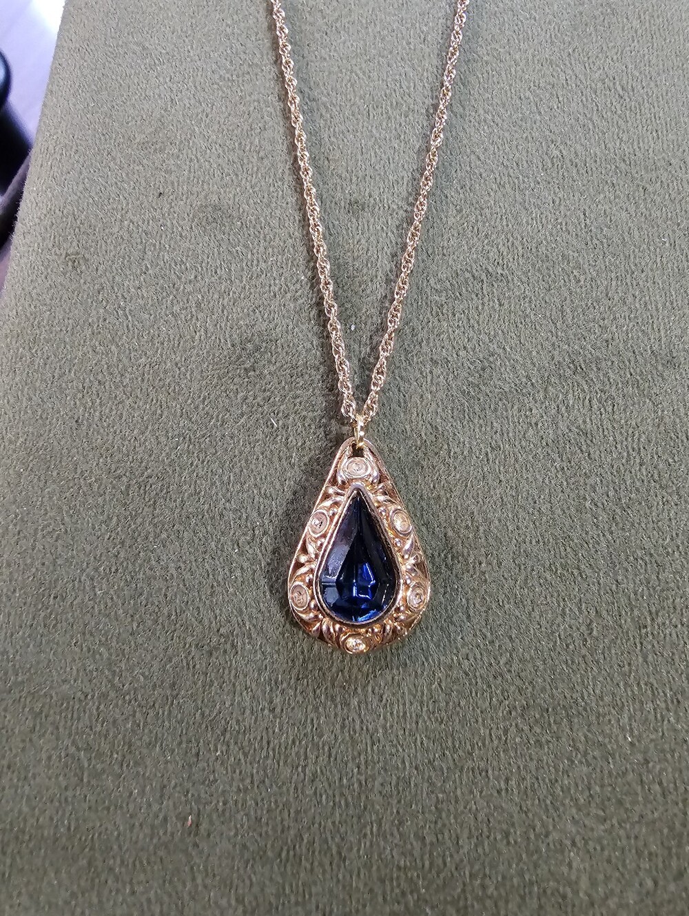 Vintage Avon Necklace